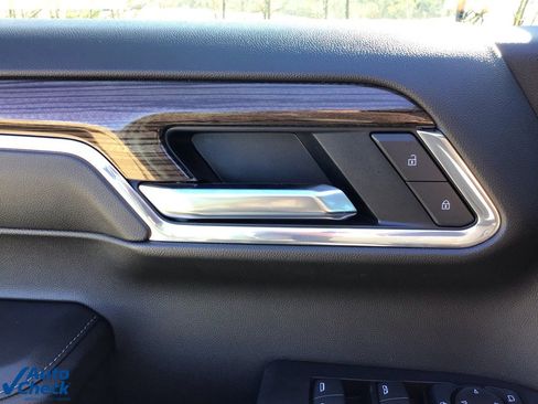 Used 2025 Chevrolet Silverado 1500 LT image 29