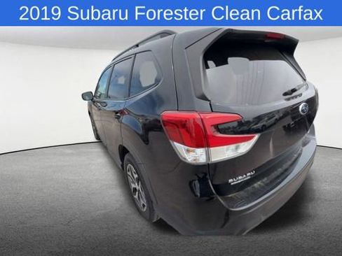 Used 2019 Subaru Forester Premium AWD/4WD image 7