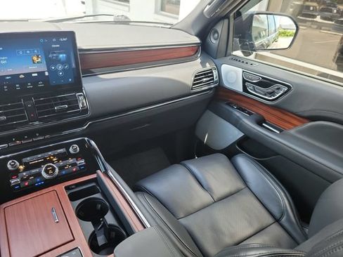 Used 2024 Lincoln Navigator L Reserve AWD/4WD image 27