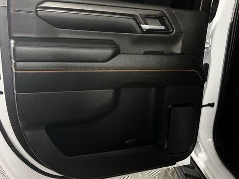 Used 2024 GMC Sierra 2500 AT4 w/ AT4 Preferred Package image 28