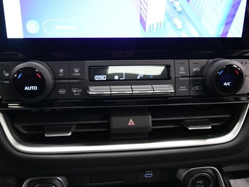 Used 2025 Toyota Grand Highlander AWD image 15