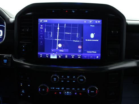 Used 2023 Ford F150 Lariat w/ Trailer Tow Package image 23