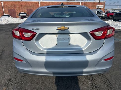 Used 2018 Chevrolet Cruze LS FWD image 4