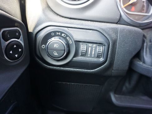 Used 2021 Jeep Gladiator Sport AWD/4WD image 5