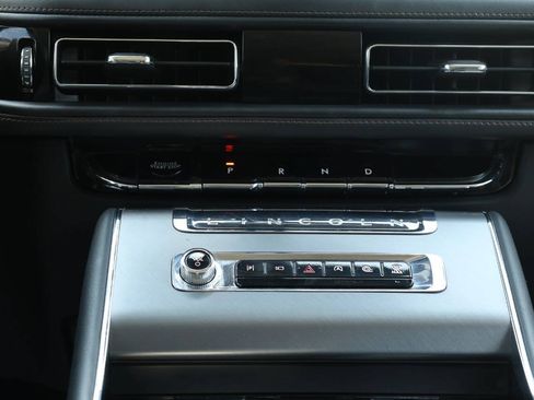Used 2025 Lincoln Aviator AWD image 22