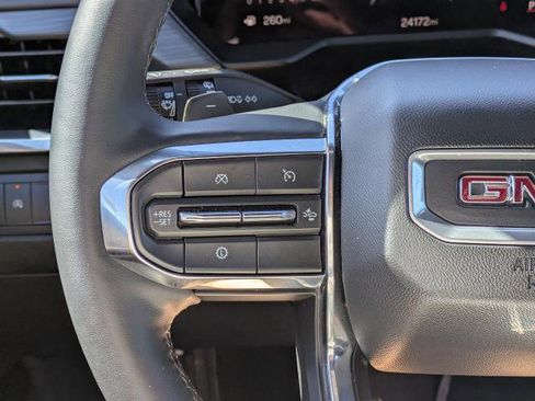 Used 2025 GMC Acadia Elevation FWD image 18