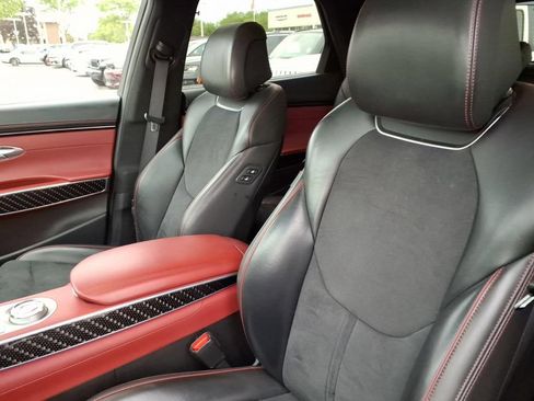Used 2022 Genesis GV70 3.5T Sport w/ Sport Prestige Package AWD/4WD image 10