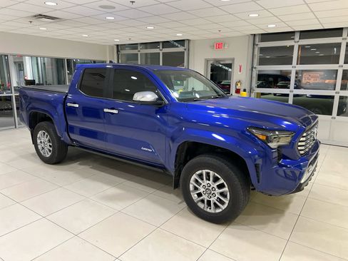 Used 2024 Toyota Tacoma Limited w/ Limited Package (LT) image 1