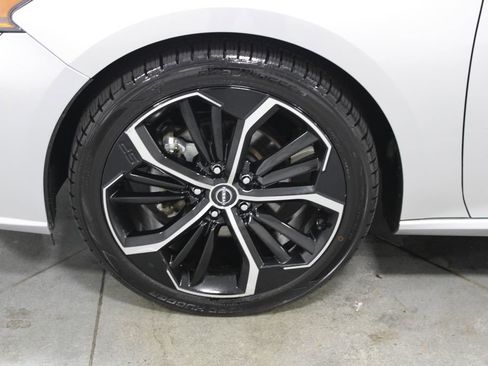 Used 2024 Nissan Altima 2.5 SR image 17