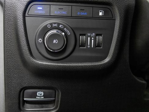 Used 2022 Jeep Grand Cherokee Trailhawk AWD/4WD image 35