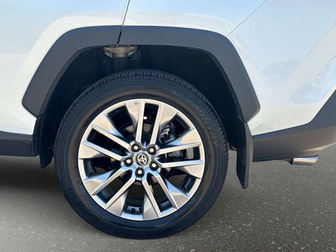 Used 2023 Toyota RAV4 XLE Premium image 10