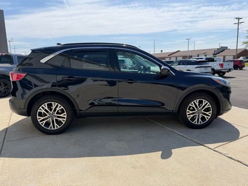 Certified 2021 Ford Escape SEL w/ Technology Package AWD/4WD image 4