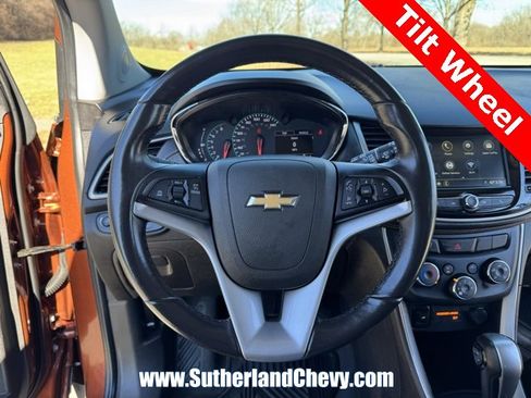 Used 2019 Chevrolet Trax LT w/ LT Convenience Package image 18
