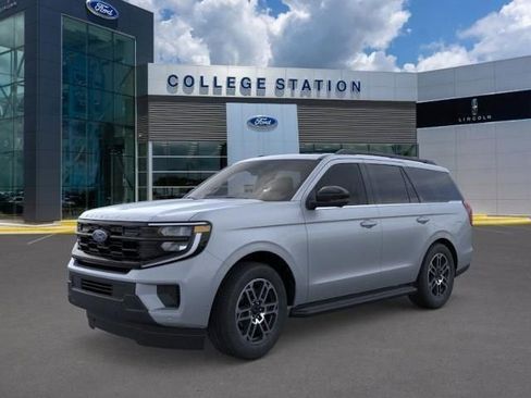 New 2025 Ford Expedition Active image 1
