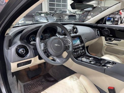 Used 2019 Jaguar XJ L Portfolio image 9