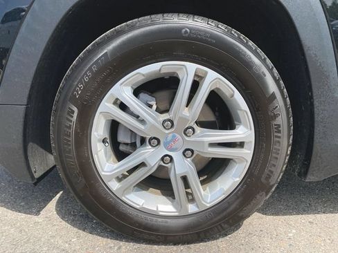 Used 2023 GMC Terrain SLE w/ Driver Convenience Package FWD image 31
