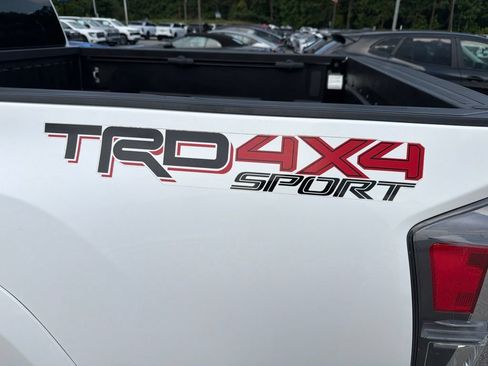 Used 2020 Toyota Tacoma TRD Sport AWD/4WD image 8