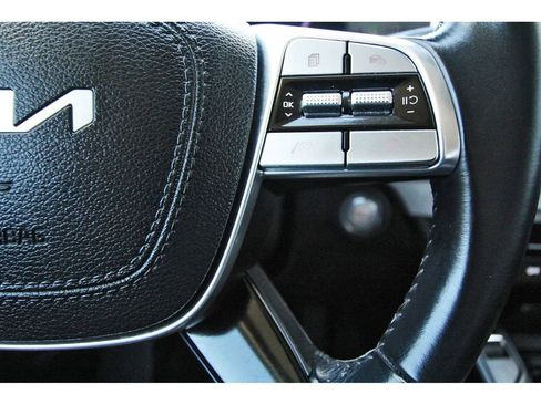 Used 2025 Kia Telluride S image 16