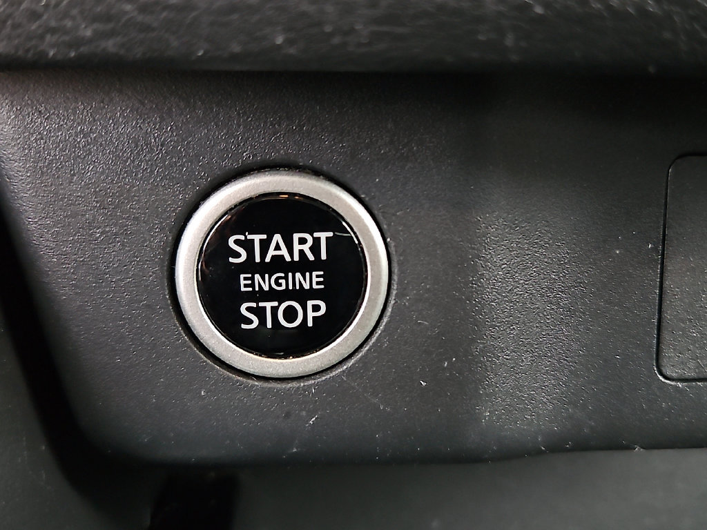 Used 2023 Nissan Rogue SV AWD/4WD image 26