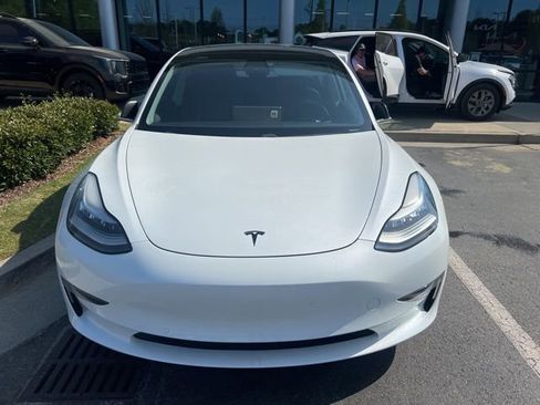 Used 2019 Tesla Model 3 Mid Range image 2