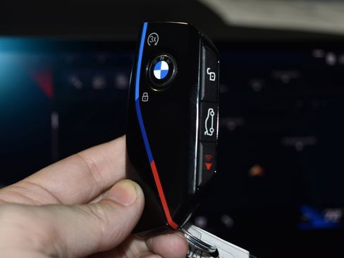 New 2026 BMW X7 M60i image 17