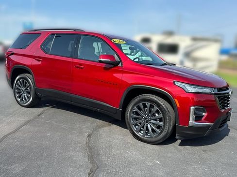 Used 2023 Chevrolet Traverse RS w/ LPO, Floor Liner Package AWD/4WD image 7