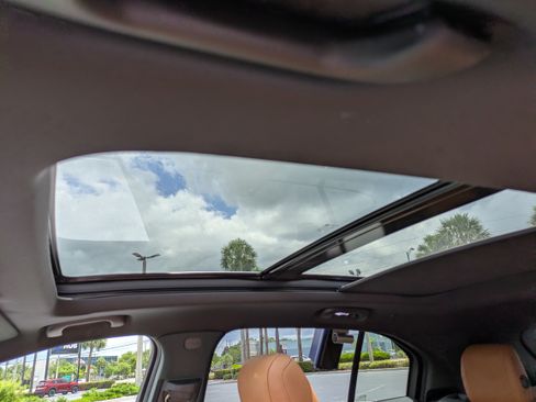 Used 2019 Cadillac XT4 Premium Luxury FWD image 19