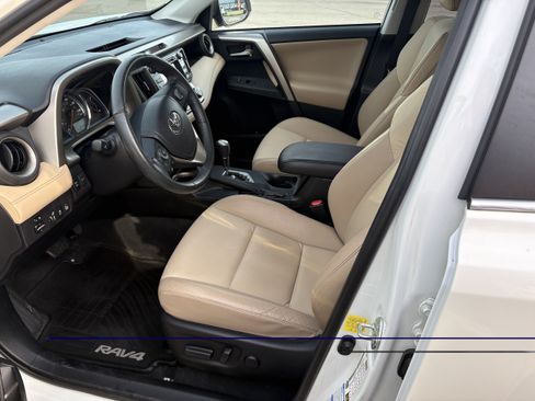Used 2015 Toyota RAV4 Limited w/ Technology Package AWD/4WD image 4