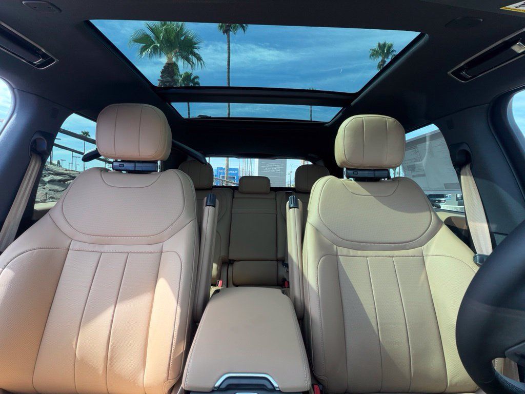New 2027 Land Rover Range Rover Sport SE AWD/4WD image 7