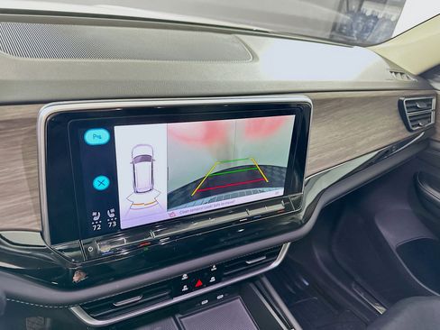 Used 2024 Volkswagen Atlas SEL image 22