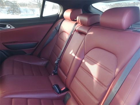 Used 2019 Kia Stinger GT2 image 9