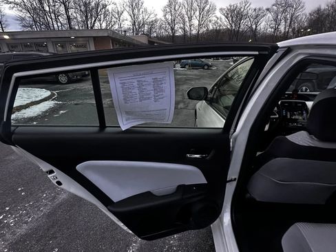 Used 2018 Toyota Prius Two image 22