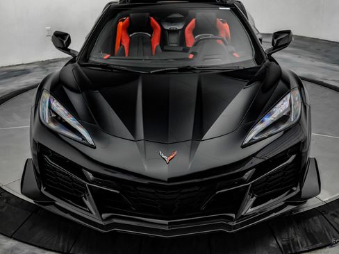 Used 2024 Chevrolet Corvette Z06 w/ Stealth Interior Trim Package RWD image 39