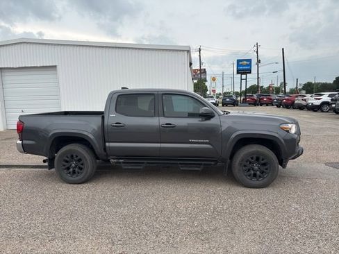 Used 2021 Toyota Tacoma SR5 RWD image 5