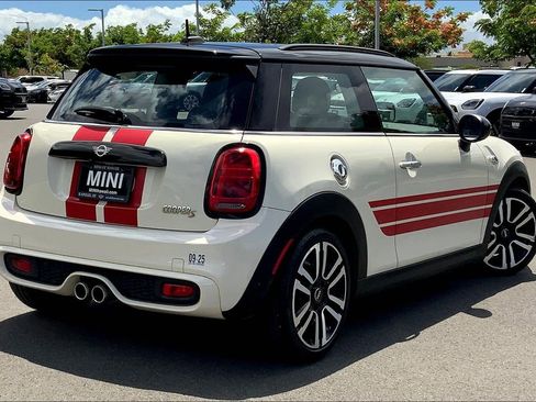Used 2019 MINI Cooper S w/ Signature Upholstery Package image 12
