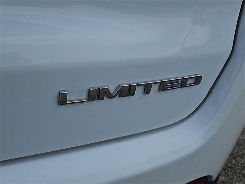 Used 2023 Jeep Compass Limited w/ Sun and Sound Group image 12