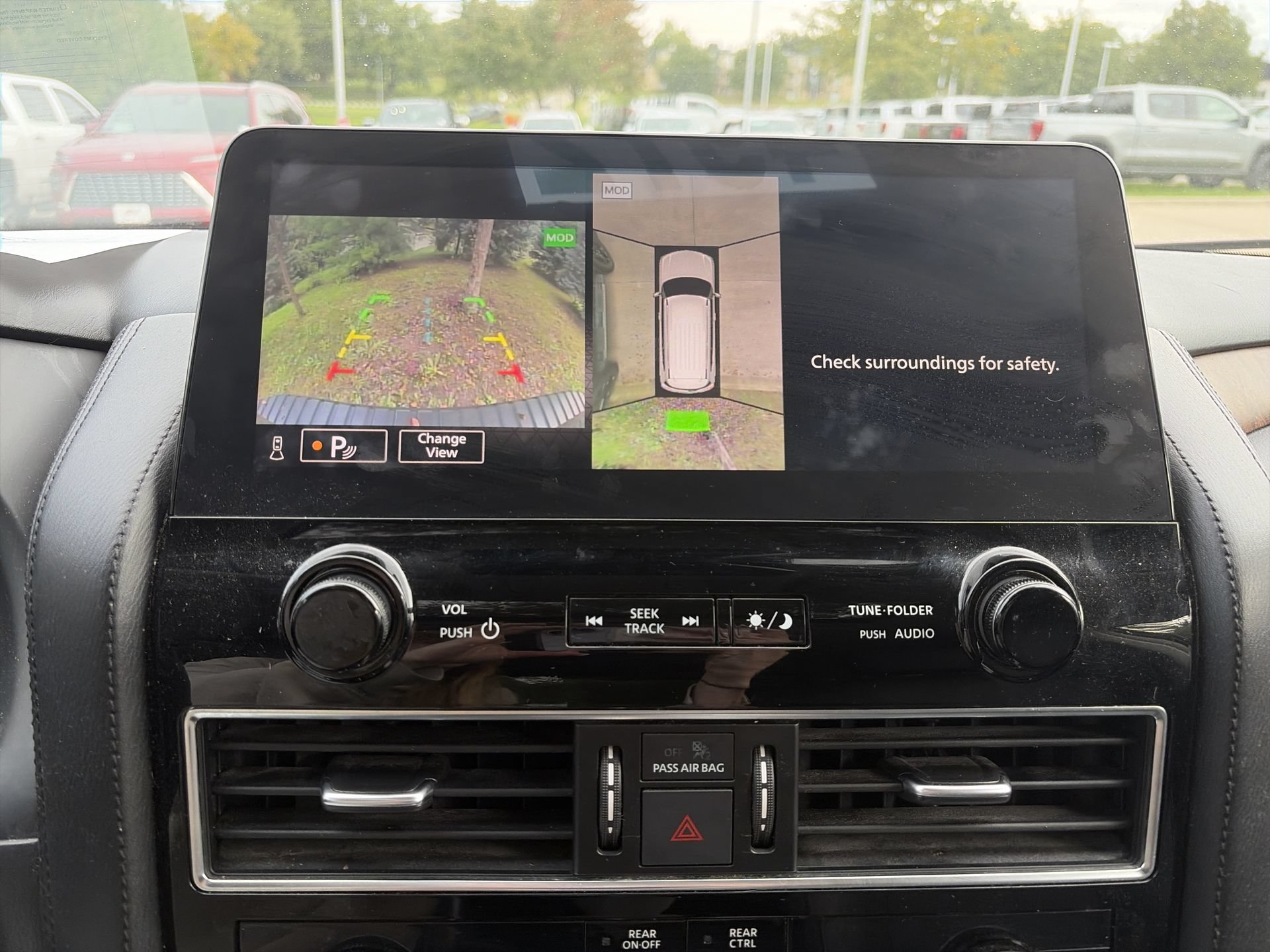 Used 2022 Nissan Armada SL w/ Captain's Chairs Package AWD/4WD image 16