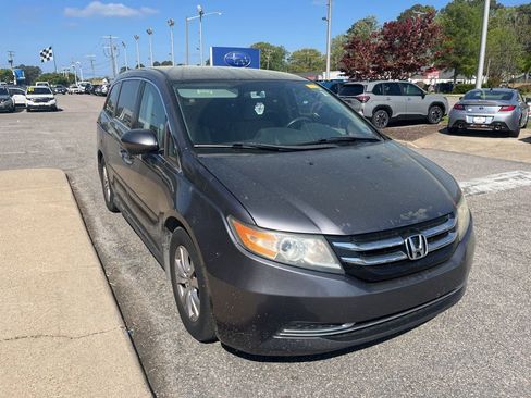 Used 2016 Honda Odyssey SE image 2