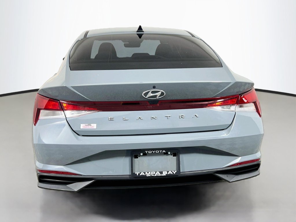 Used 2023 Hyundai Elantra SEL w/ Convenience Package FWD image 4