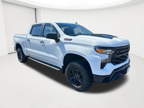 Used 2023 Chevrolet Silverado 1500 Custom Trail Boss AWD/4WD image 3