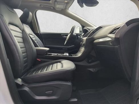 Used 2020 Ford Edge SEL w/ Convenience Package image 27