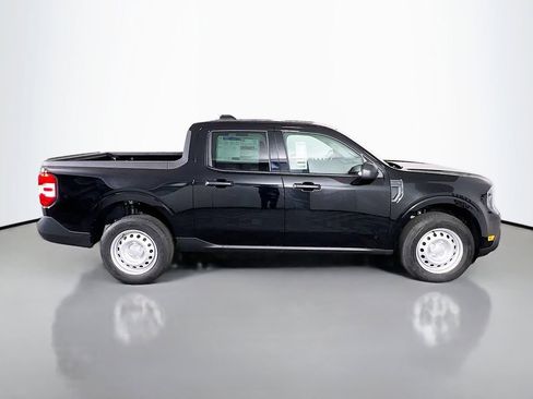 New 2025 Ford Maverick XL image 17