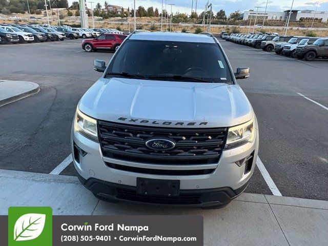 Used 2018 Ford Explorer XLT w/ Equipment Group 202A AWD/4WD image 3