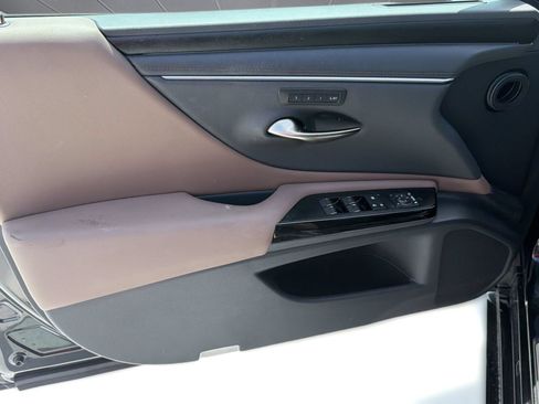 Used 2025 Lexus ES 350 w/ Premium Package FWD image 10