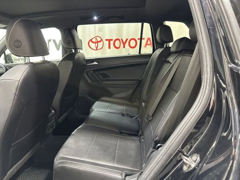 Used 2021 Volkswagen Tiguan SE R-Line image 19