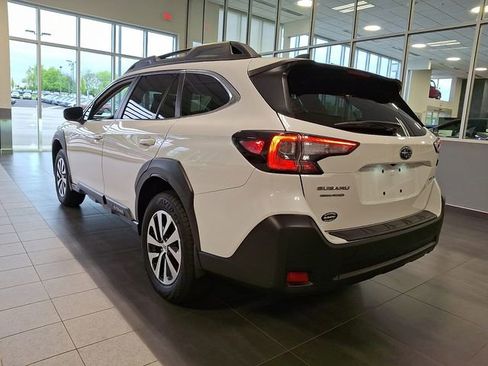 Certified 2025 Subaru Outback Premium AWD/4WD image 4