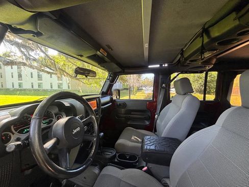 Used 2007 Jeep Wrangler Unlimited Sahara image 10