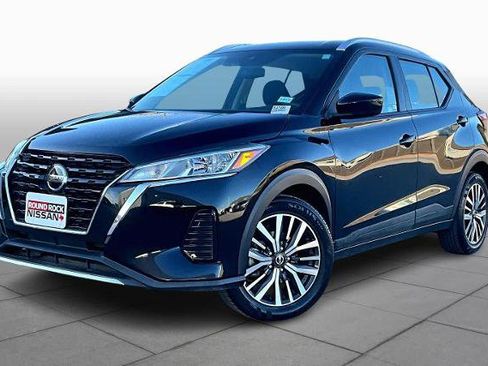 Certified 2021 Nissan Kicks SV image 1