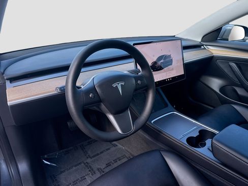 Used 2023 Tesla Model 3 Standard Range RWD image 7