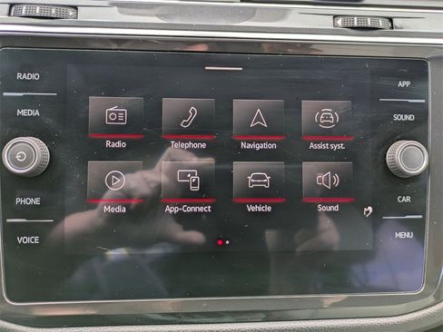 Used 2022 Volkswagen Tiguan SE R-Line image 22